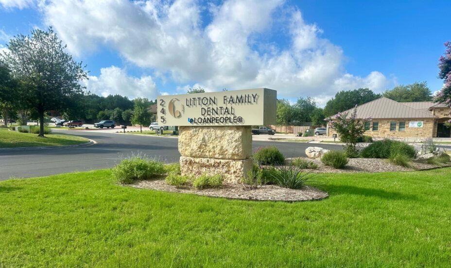 Alternate view of the Litton Family Dental street sign